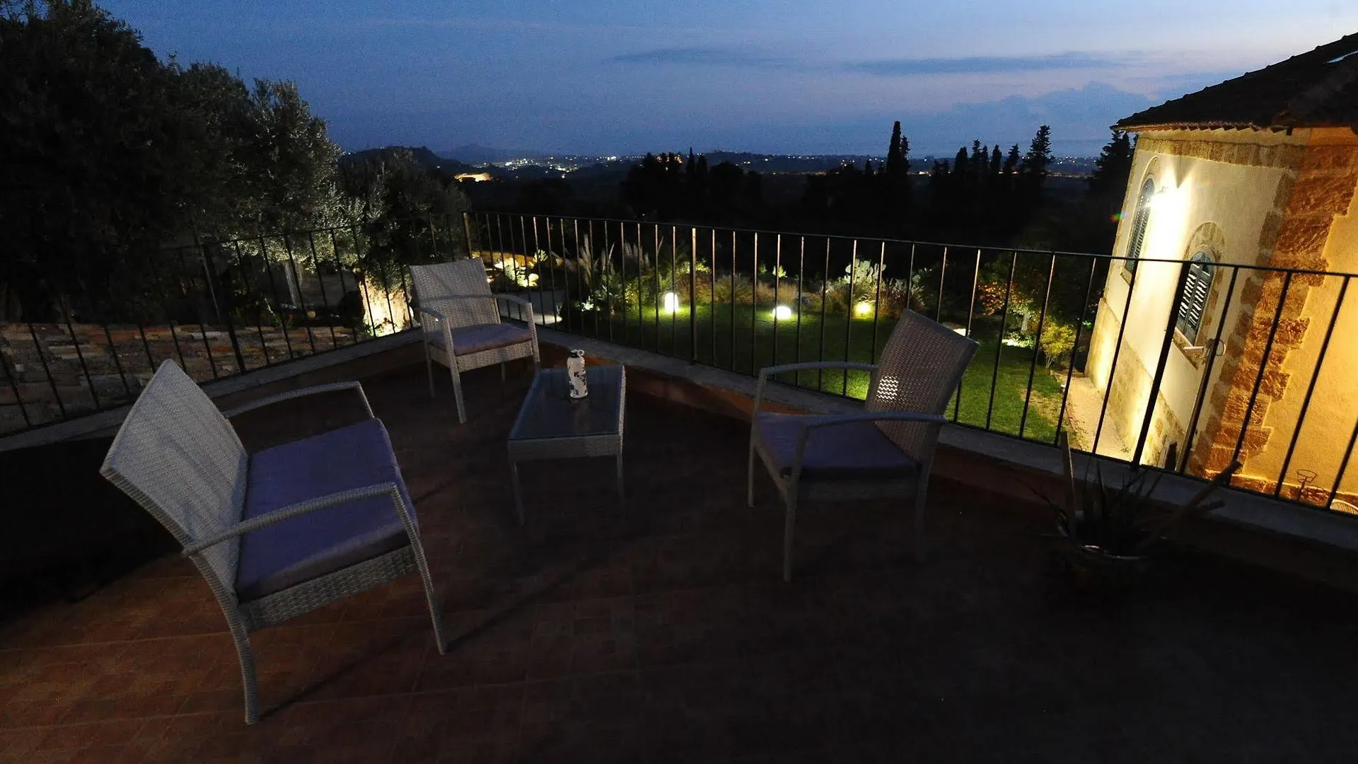אגריג'נטו Villa La Lumia B&B Suites & Apartments 2*,